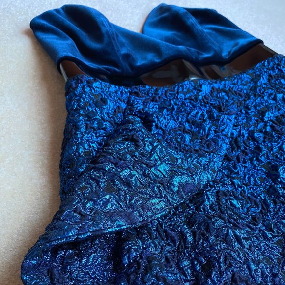 TOPSHOP Velvet & Jacquard Strapless Minidress (8) - Picture 5 of 10